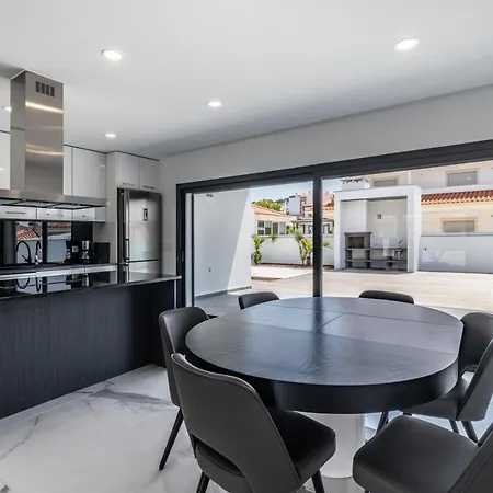 וילה With 4 Bedrooms In With Private Pool Enclosed Garden And Wifi 4 Km From The Beach
