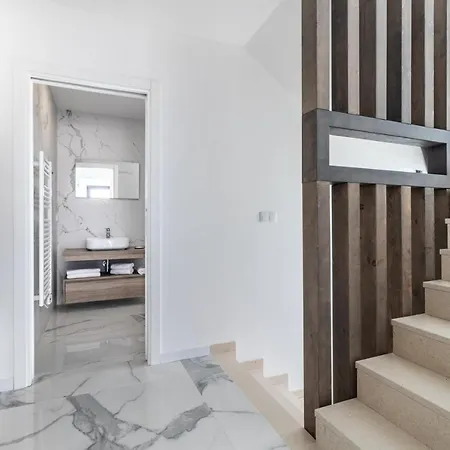 וילה With 4 Bedrooms In With Private Pool Enclosed Garden And Wifi 4 Km From The Beach נאזרה