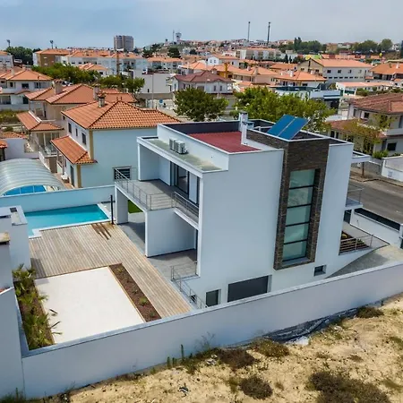 וילה With 4 Bedrooms In With Private Pool Enclosed Garden And Wifi 4 Km From The Beach נאזרה