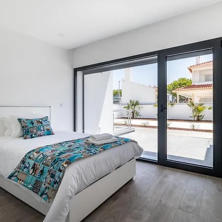 וילה With 4 Bedrooms In With Private Pool Enclosed Garden And Wifi 4 Km From The Beach