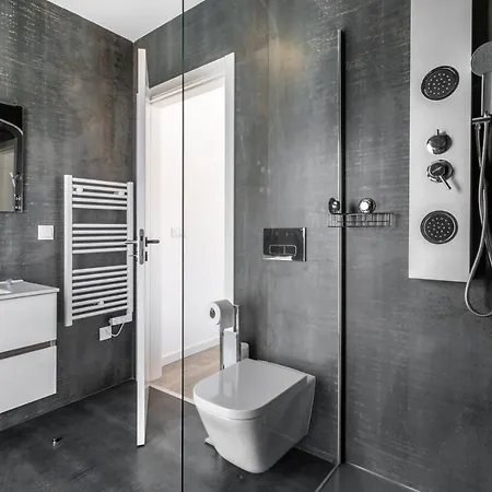 With 4 Bedrooms In With Private Pool Enclosed Garden And Wifi 4 Km From The Beach וילה נאזרה