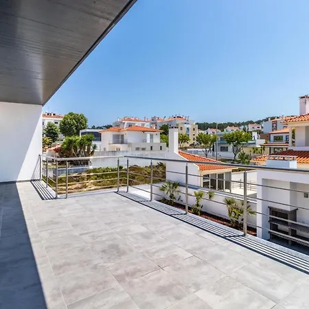 With 4 Bedrooms In With Private Pool Enclosed Garden And Wifi 4 Km From The Beach Villa *