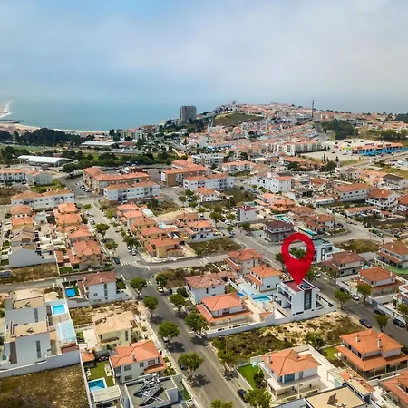 With 4 Bedrooms In With Private Pool Enclosed Garden And Wifi 4 Km From The Beach Villa
